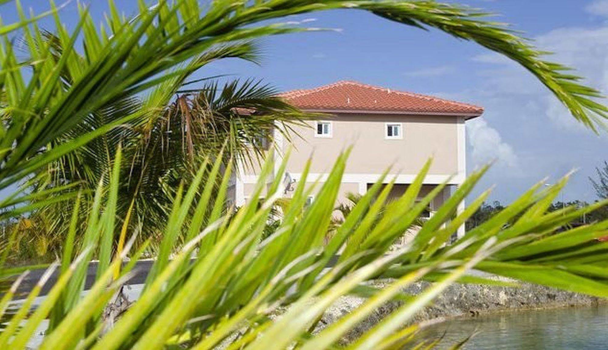 Taste Of Paradise Coral Harbour Exterior photo